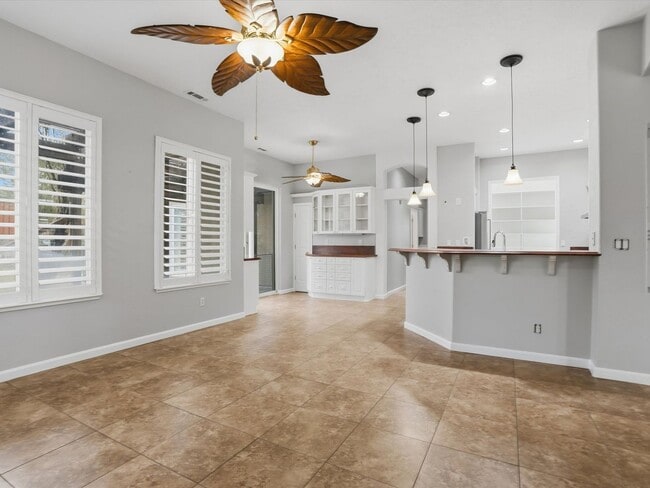 Building Photo - Spanish Springs Dream