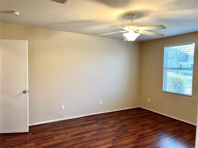 Building Photo - 2906 Lake Vista Dr
