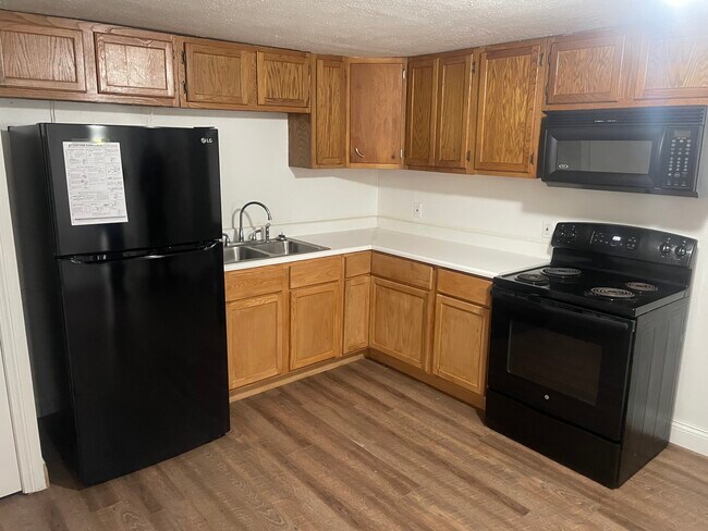 Primary Photo - 305 S Vine St