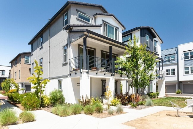 Building Photo - 2821 San Jacinto Ln