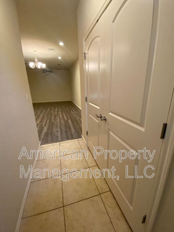 Building Photo - 10343 N 139th E Ave