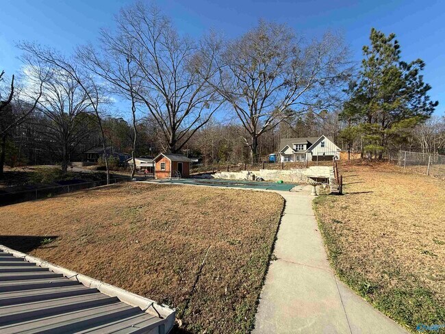 Building Photo - 2665 Dunlap Ave