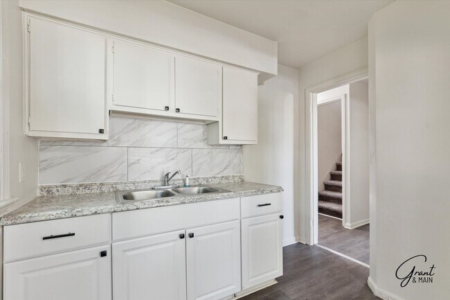 Building Photo - 9108 Archdale St