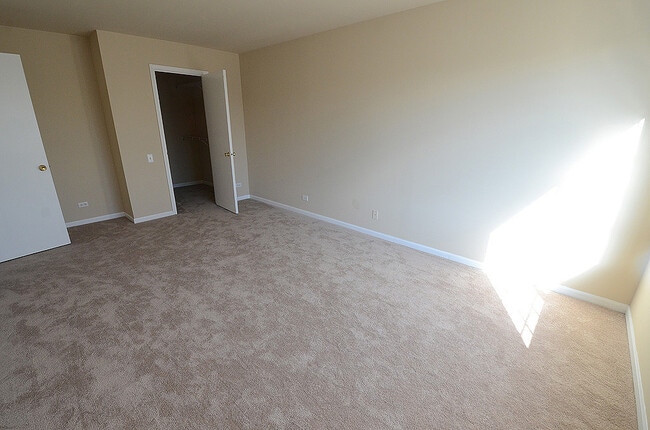 Building Photo - 439 Valley Forge Ct