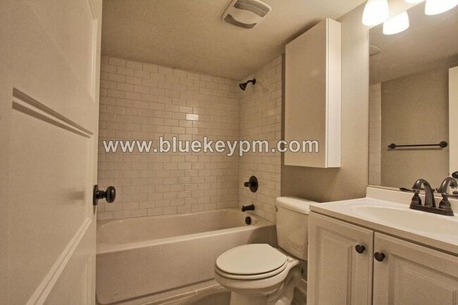 Building Photo - 2 Bed, 1 Bath Basement Apartment in Alberta Art Area of Portland