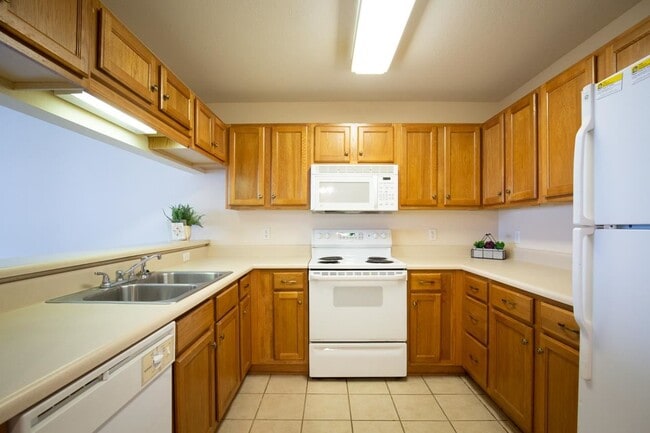 Building Photo - 4434 Gearhart Rd