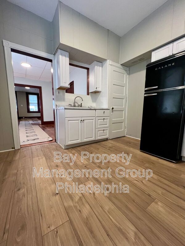 Building Photo - 502 Buttonwood St