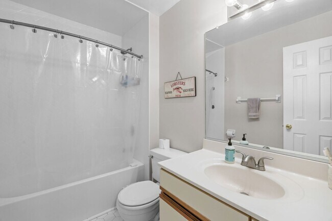 Building Photo - Beautiful Condo-Style Living in Virginia Beach