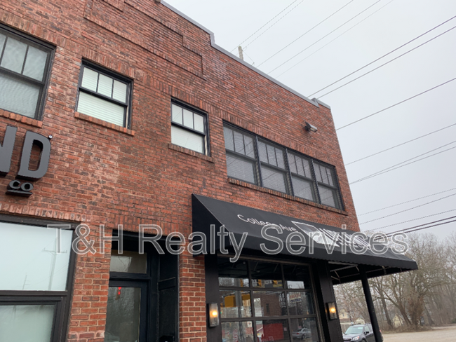 Building Photo - 4842 N College Ave
