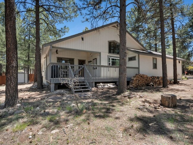 Building Photo - Gorgeous Furnished Country Club Rental