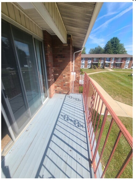 Building Photo - Enfield North Apartments