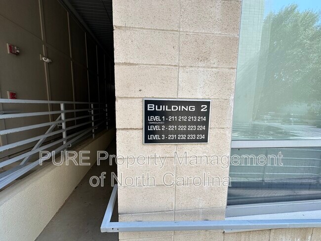 Building Photo - 2116 McClintock Rd