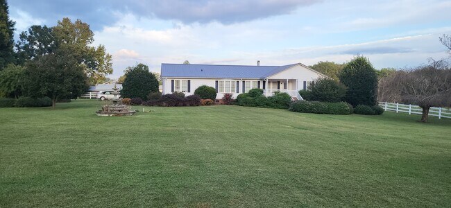 Primary Photo - 338 Hicks Farm Rd