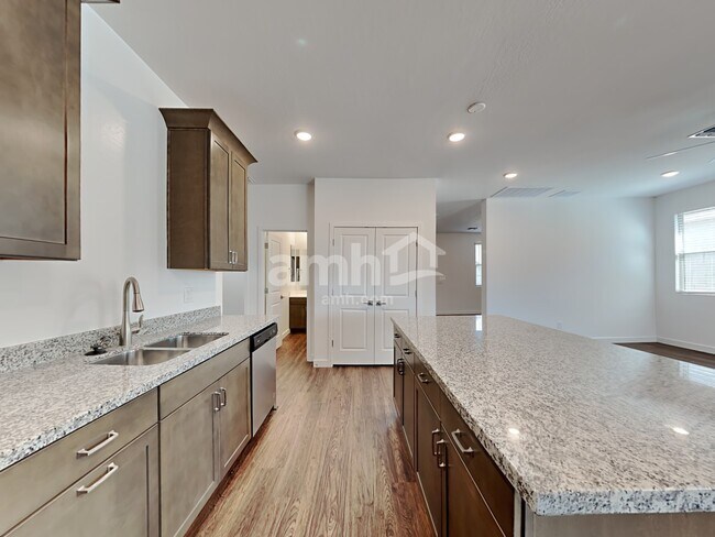 Building Photo - 4214 S 105th Dr