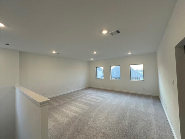 Building Photo - 4802 Avon Ridge Way