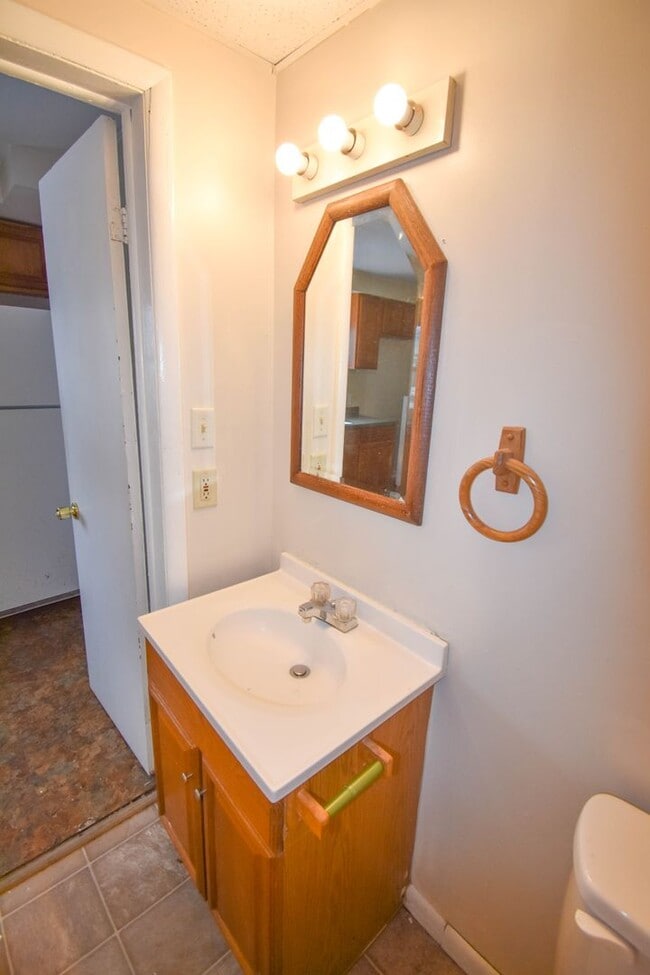 Building Photo - RWIL300