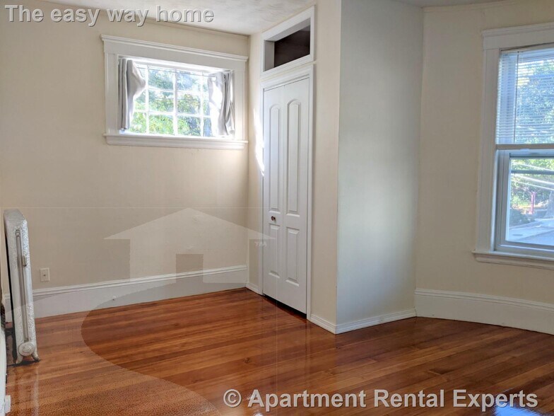 Building Photo - 18 Sanborn Ave