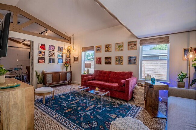 Building Photo - 5200 St Georges Green