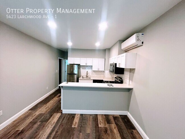 Building Photo - 5423 Larchwood Ave