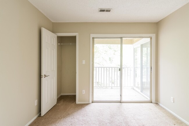 Building Photo - 2516 Cranbrook Ln