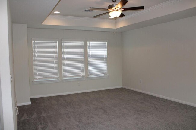 Building Photo - 13902 Ilex Dr