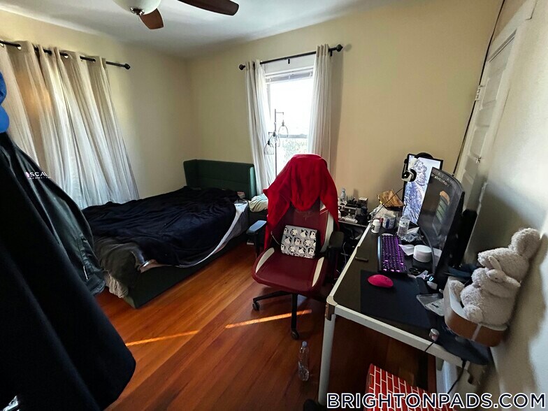 Building Photo - 29 Montcalm Ave