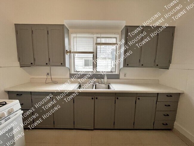 Building Photo - 640 Magee Ave