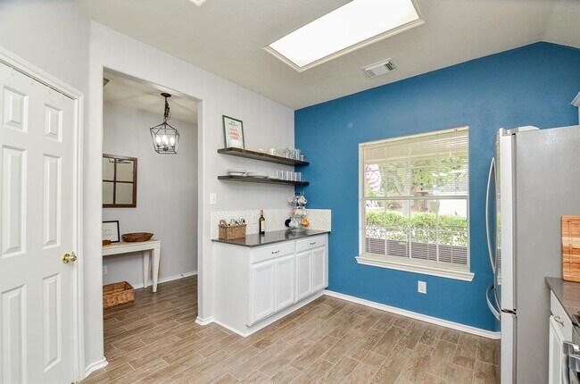 Building Photo - 24314 Leachwood Dr