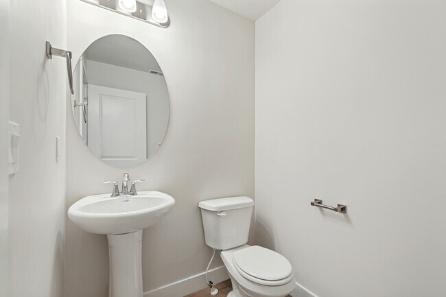 Building Photo - 65 E 970 N
