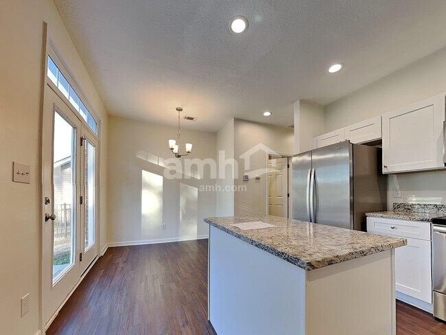 Building Photo - 105 Redrock Ct