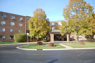Building Photo - 1880 Bonnie Ln