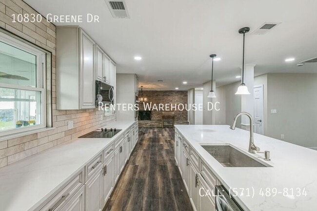 Building Photo - 10830 Greene Dr