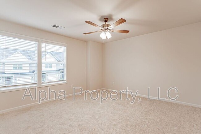 Building Photo - 147 Clingstone Trl