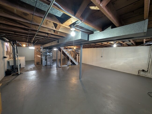 Building Photo - 503 Lake Ave