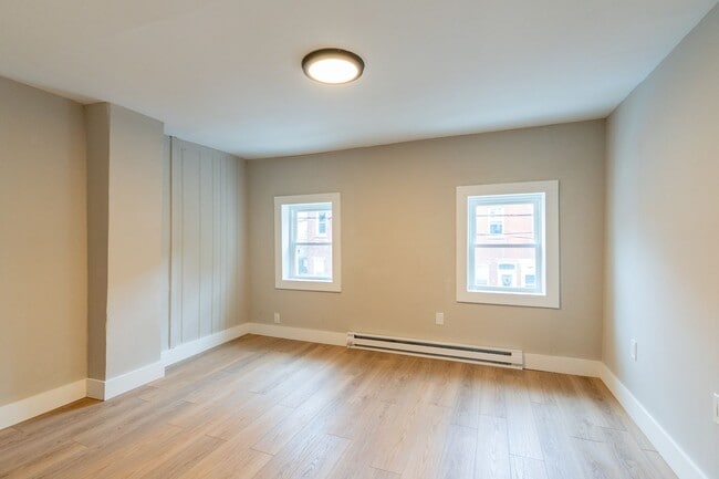 Building Photo - Newly rehabbed 3 bedroom