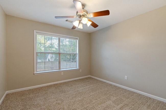 Building Photo - 391 Sandleton Way