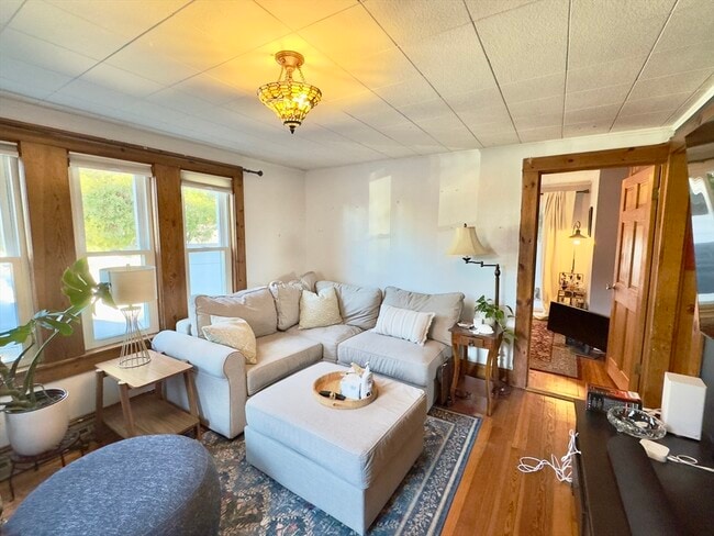 Building Photo - 8 Fox Point Rd