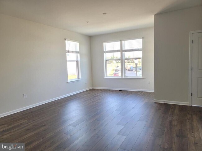 Building Photo - 762 Union St