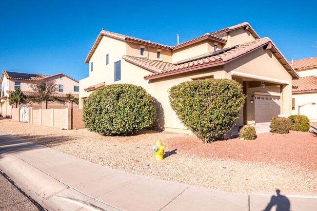 Building Photo - Charming 4 Bedroom, 2.5 Bath Home on a Cor...