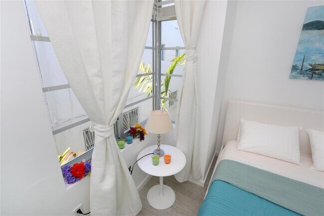 Building Photo - 811 Jefferson Ave