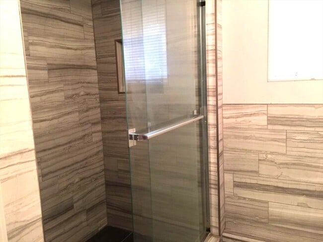 Building Photo - 11 Walnut Hill Rd