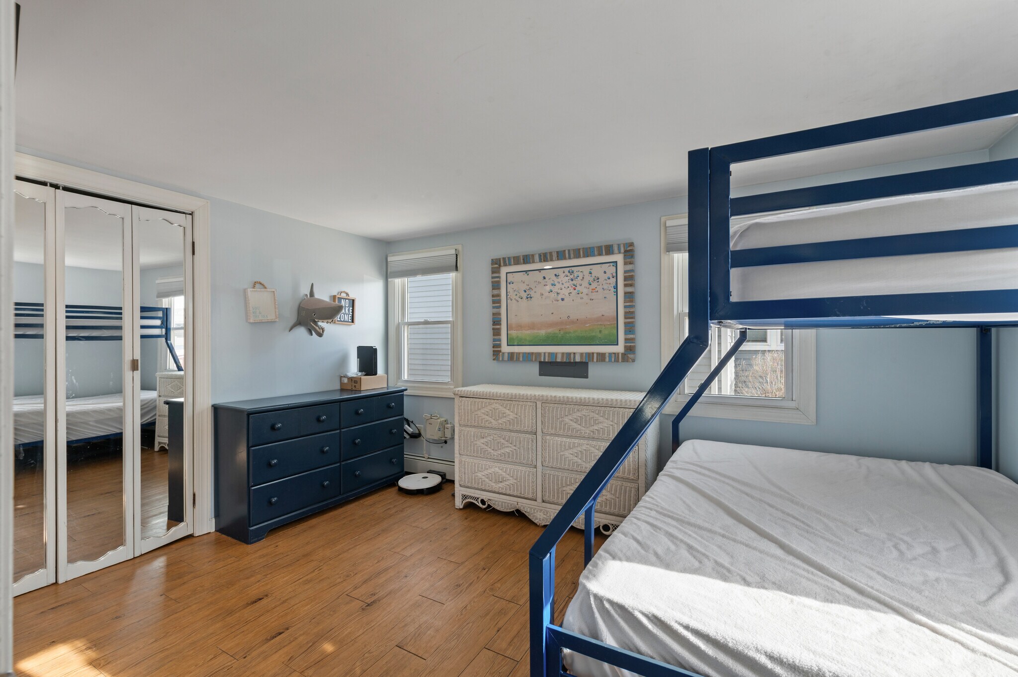 Building Photo - 104 7th Ave