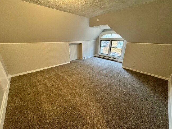 Building Photo - 111 S Ohio St