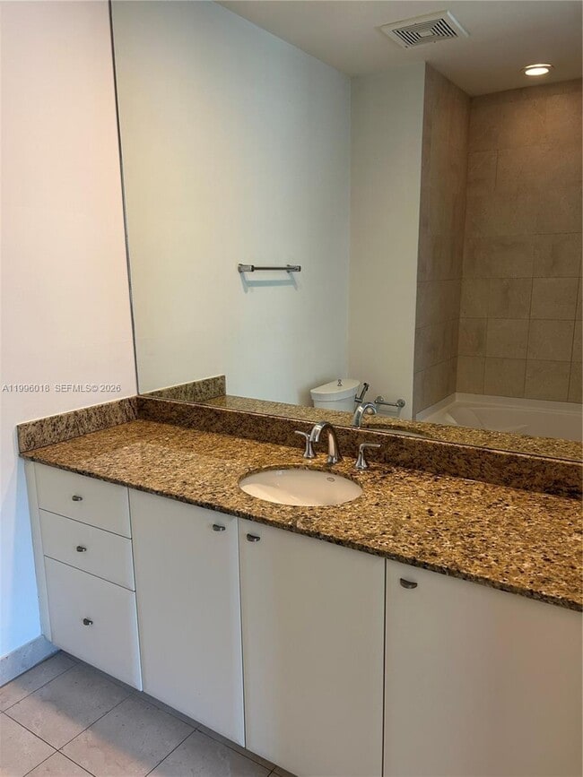 Building Photo - 600 W Las Olas Blvd