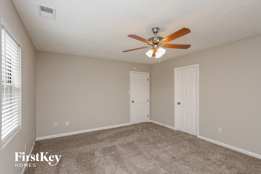 Building Photo - 3920 Valleybrook Ct