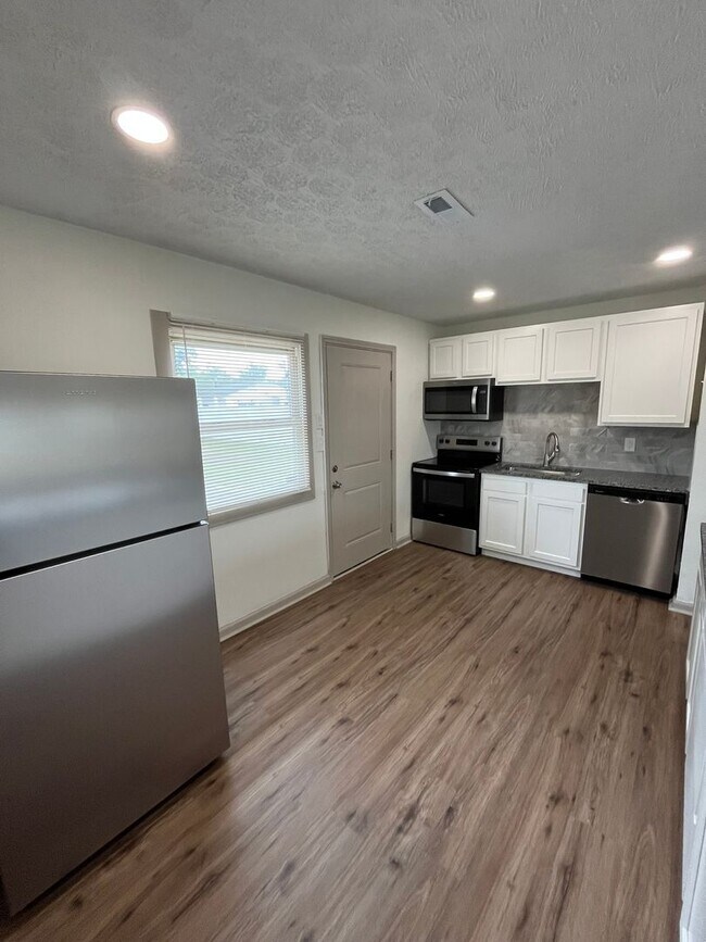 Building Photo - Beautifully Renovated 3-Bedroom Ranch with Open Floor Plan & 2-Car Garage