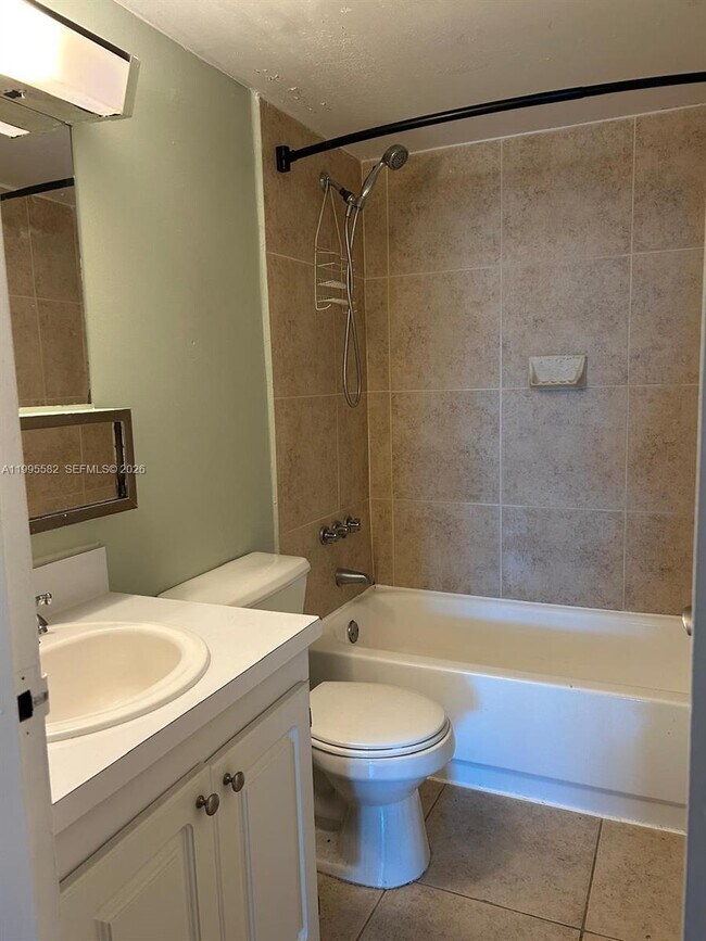 Building Photo - 1805 Sans Souci Blvd