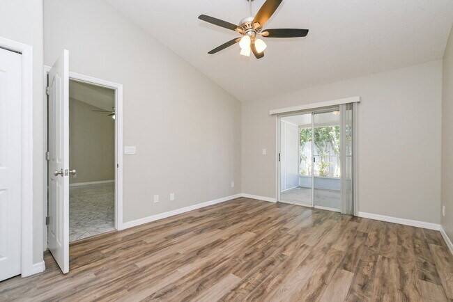 Building Photo - 10402 Barnett Loop