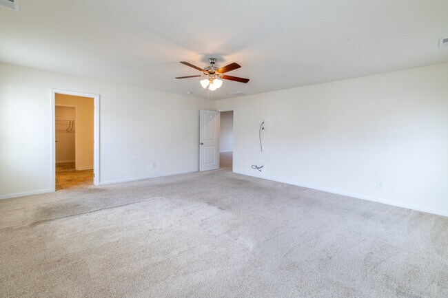 Building Photo - 4714 Willow Bluff Cir