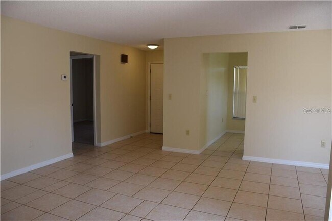 Building Photo - 470 Hunter Cir